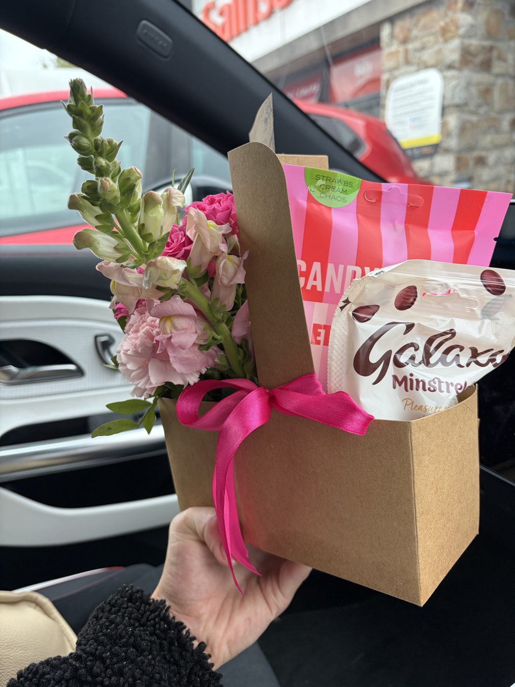 Flower gift box with chocolates